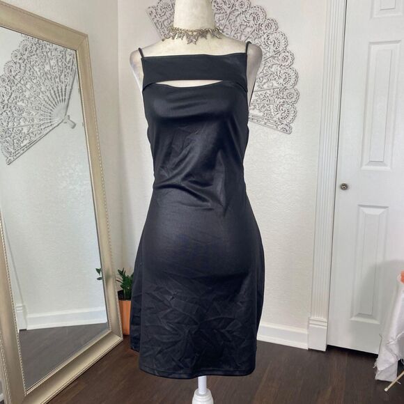 Early 2000's Hottie Slinky Open Back Lace Up Little Black Mini Party Dress M - Picture 5 of 7